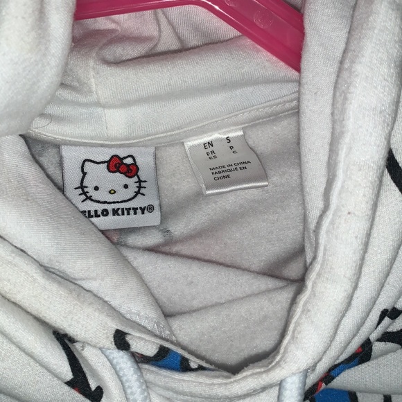 Hello Kitty croptop - Picture 3 of 4